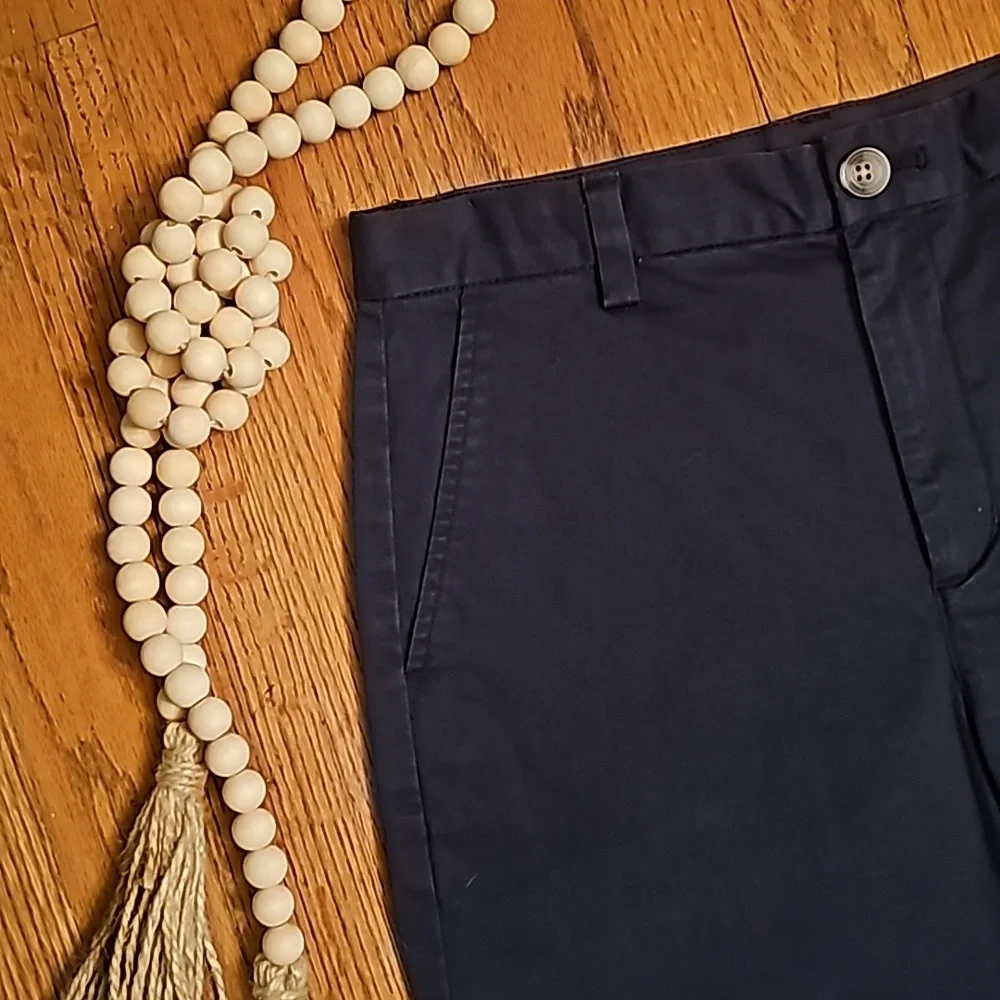 *LIKE NEW* Vineyard Vines navy shorts side 14 adjustable waist